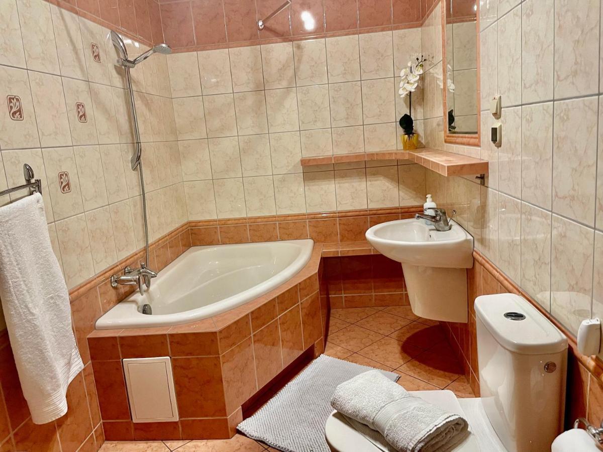 Appartamento Warsaw Concierge Wola Ratusz Esterno foto